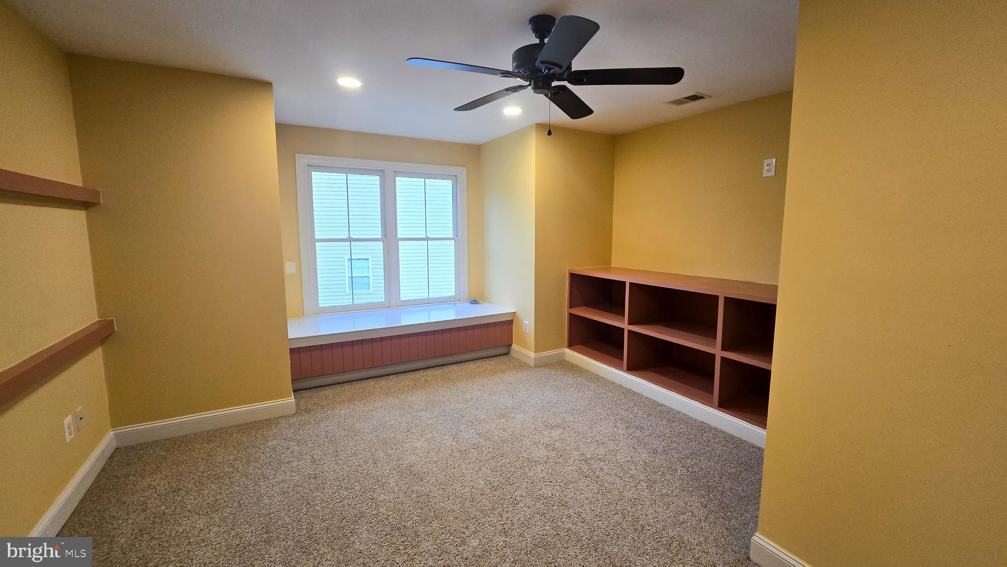 STONEWALL MANOR - Residential