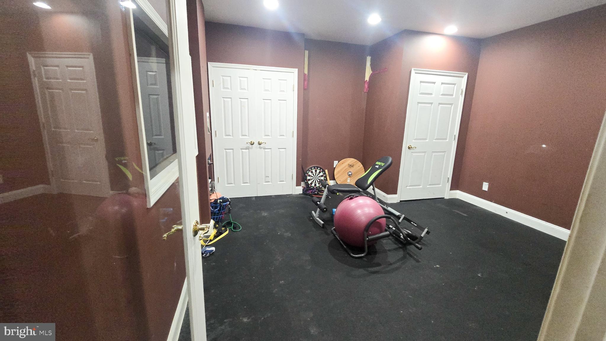 STONEWALL MANOR - Residential