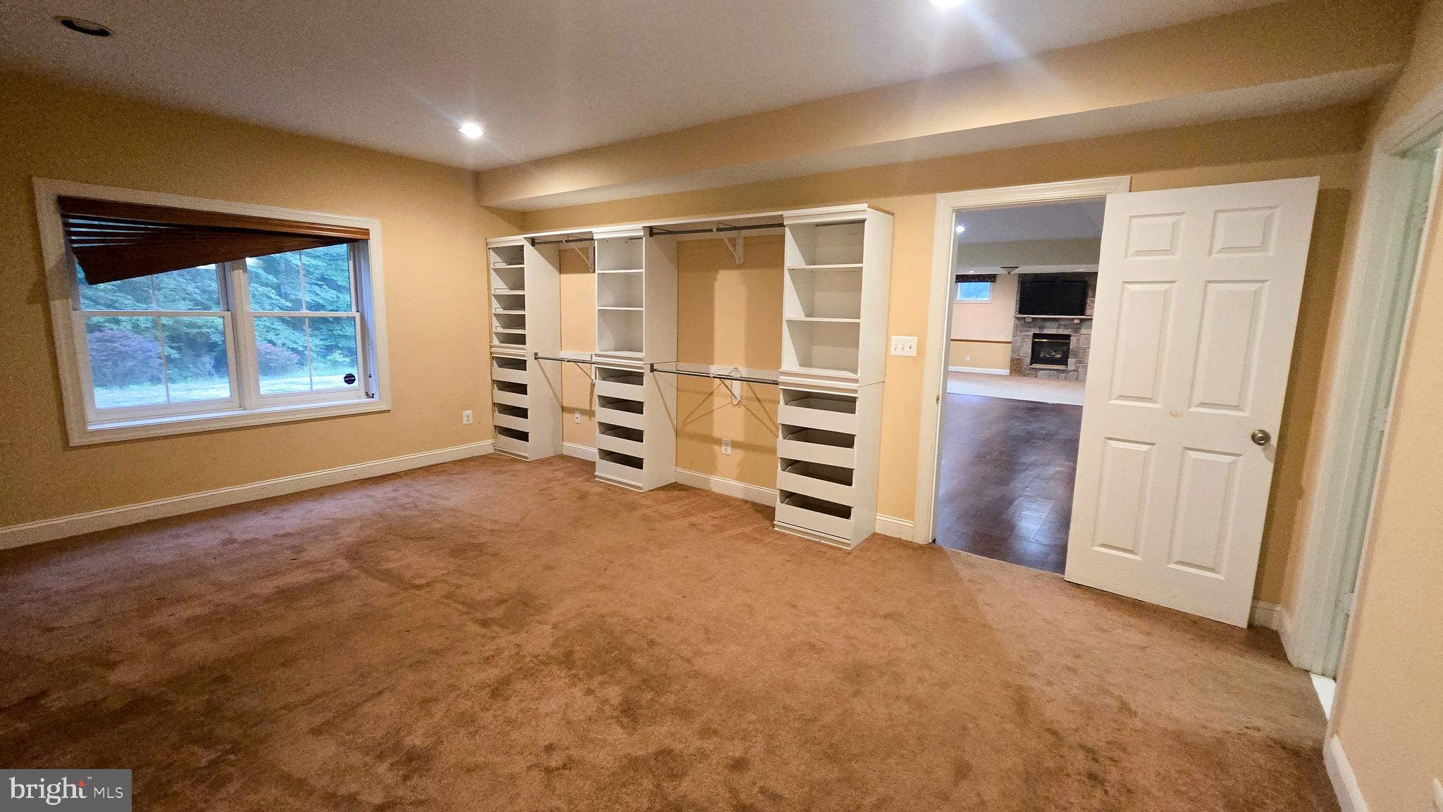 STONEWALL MANOR - Residential