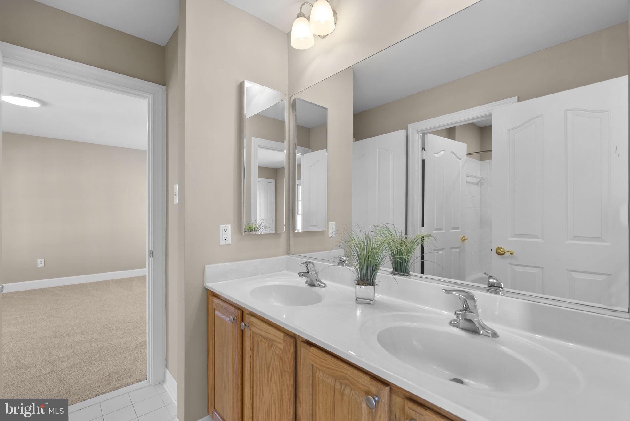 THE VISTAS AT WOODCLIFFE PARK - Residential