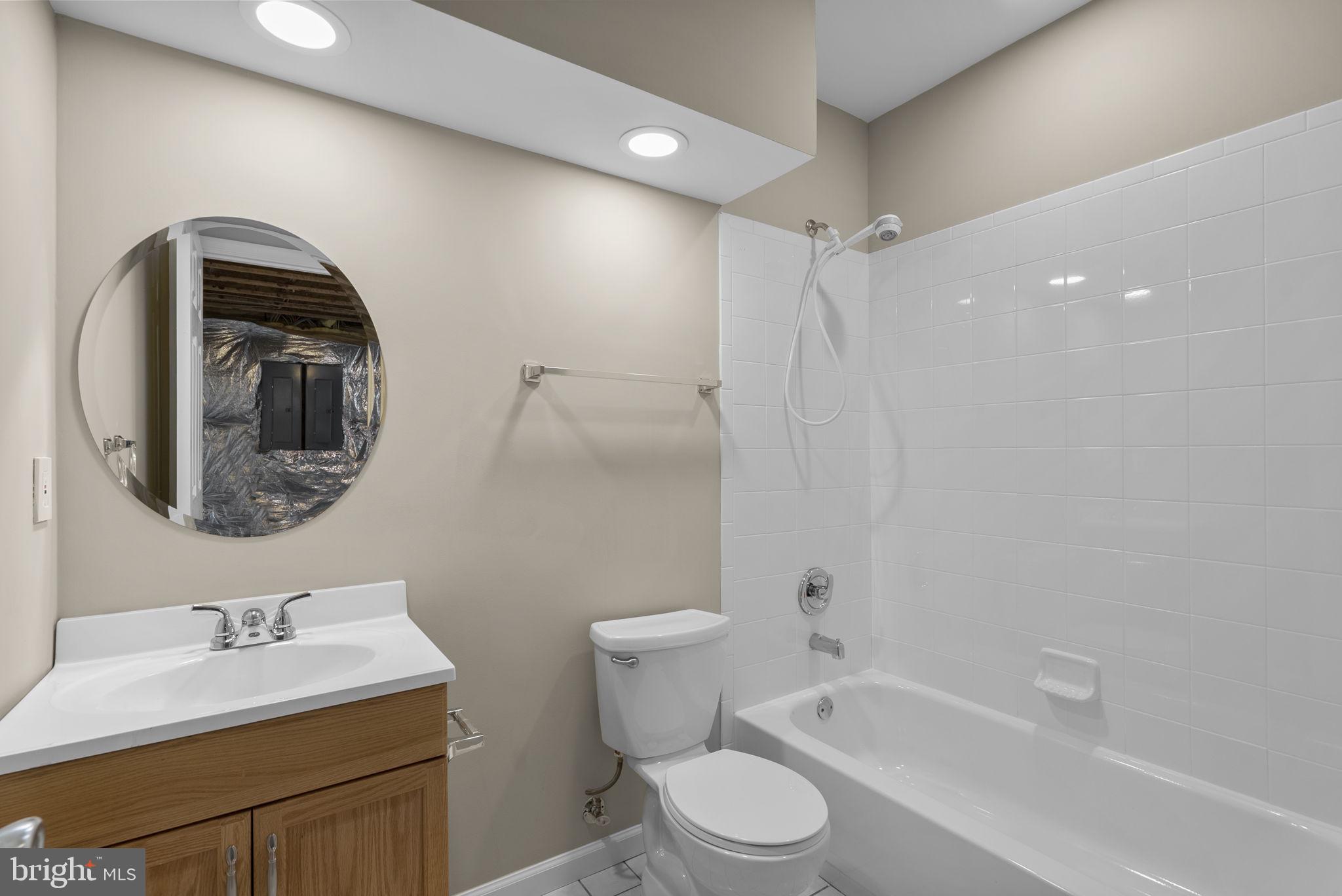 THE VISTAS AT WOODCLIFFE PARK - Residential