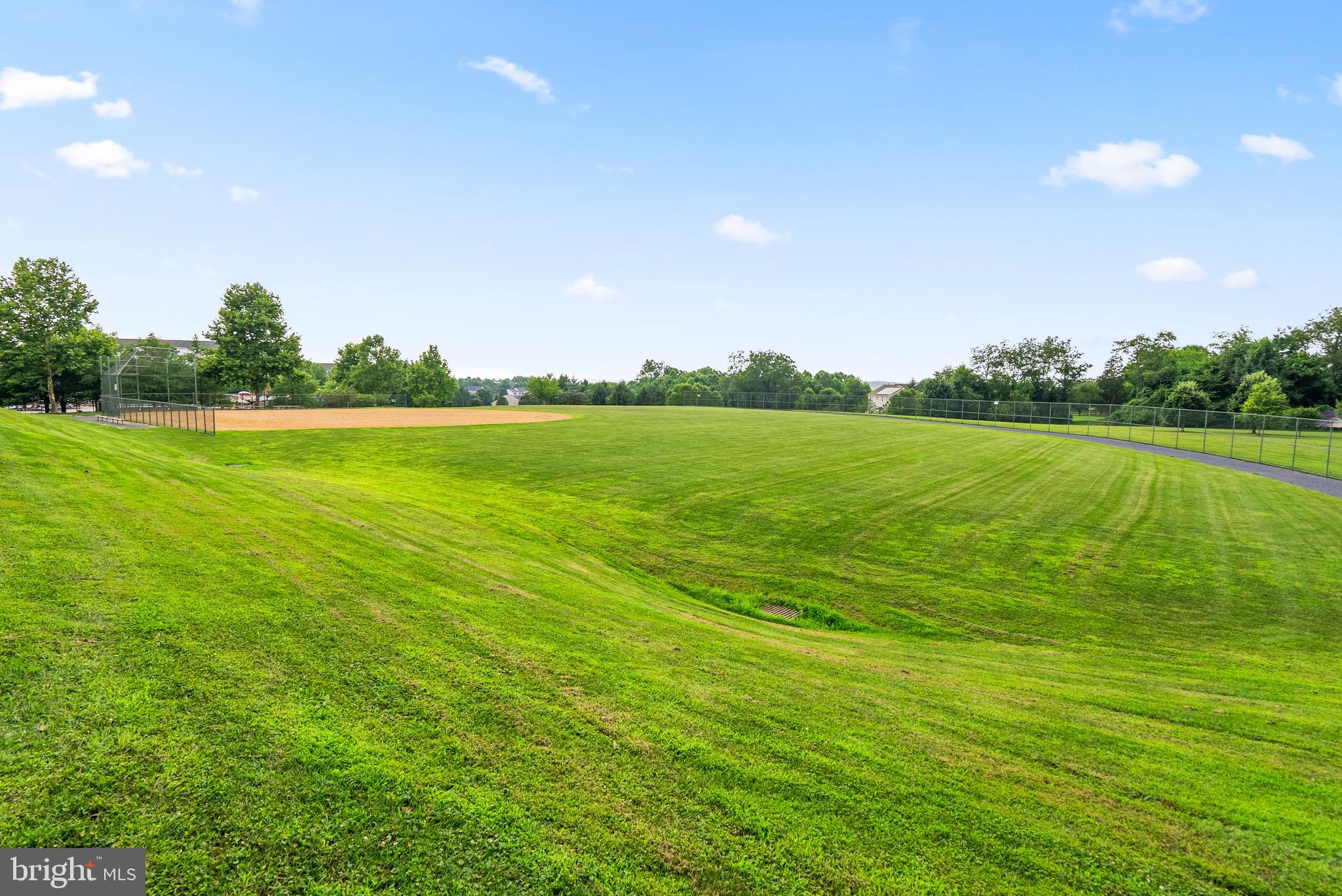 THE VISTAS AT WOODCLIFFE PARK - Residential