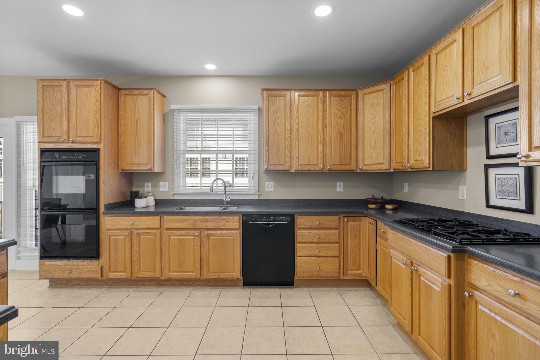 THE VISTAS AT WOODCLIFFE PARK - Residential