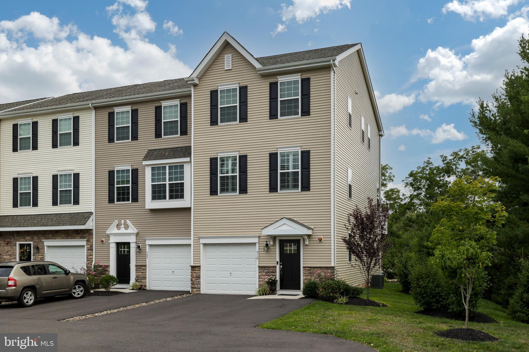 COLLEGEVILLE WALK - Residential