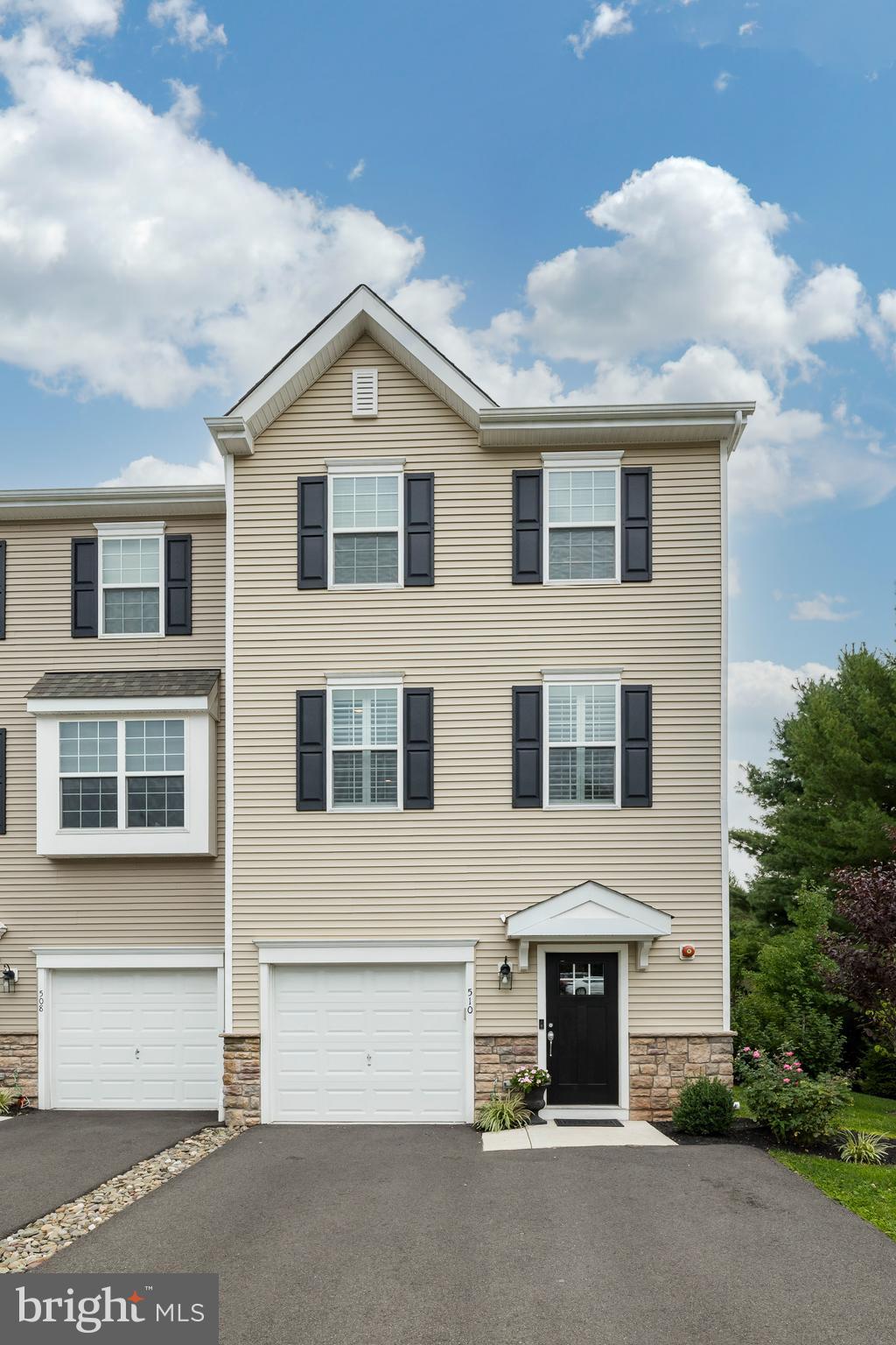 COLLEGEVILLE WALK - Residential