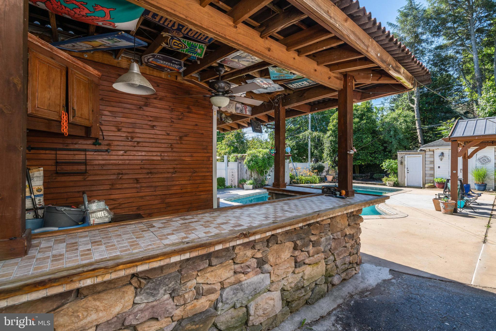 LAKE WALKER - Residential