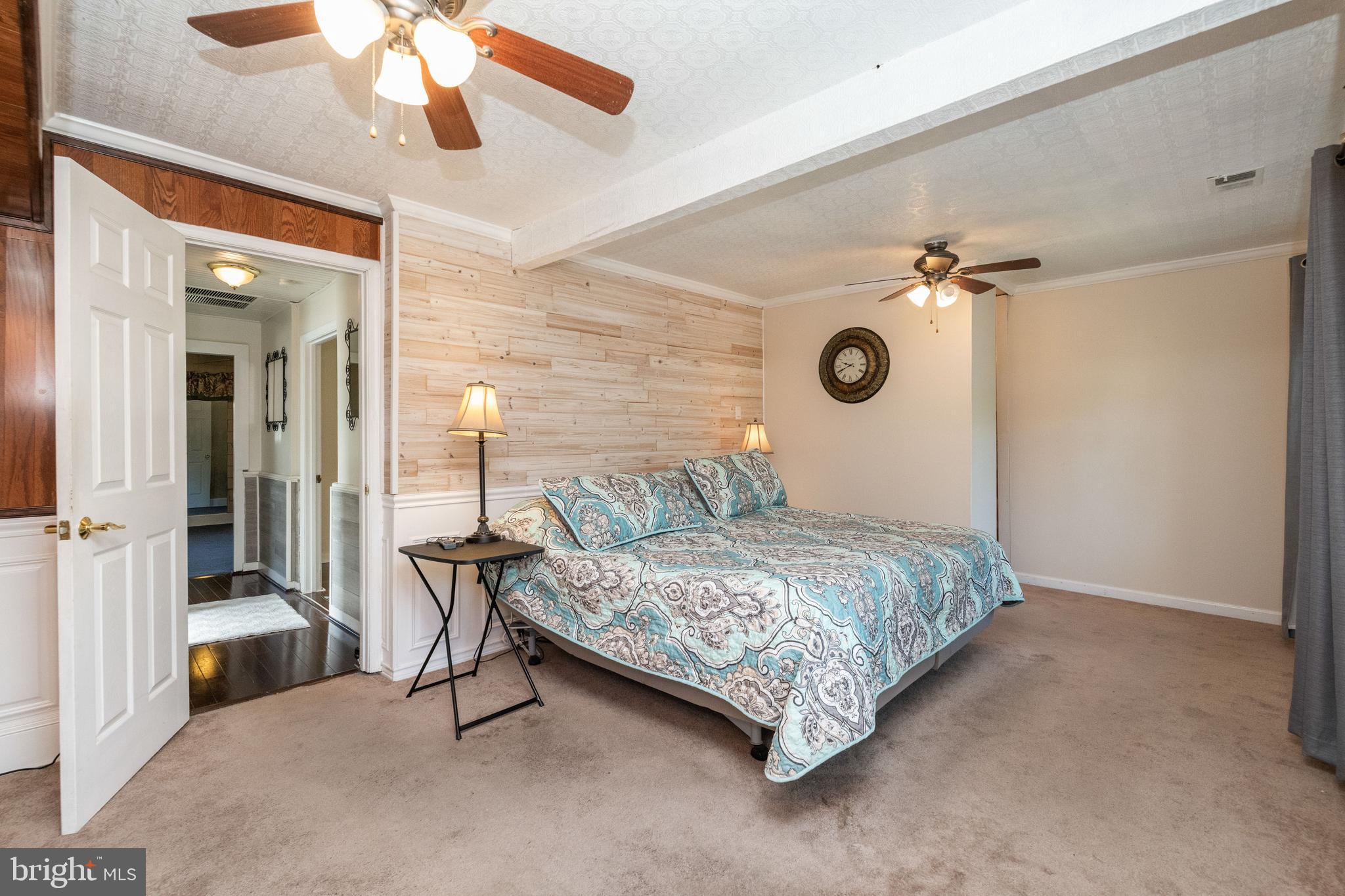 LAKE WALKER - Residential