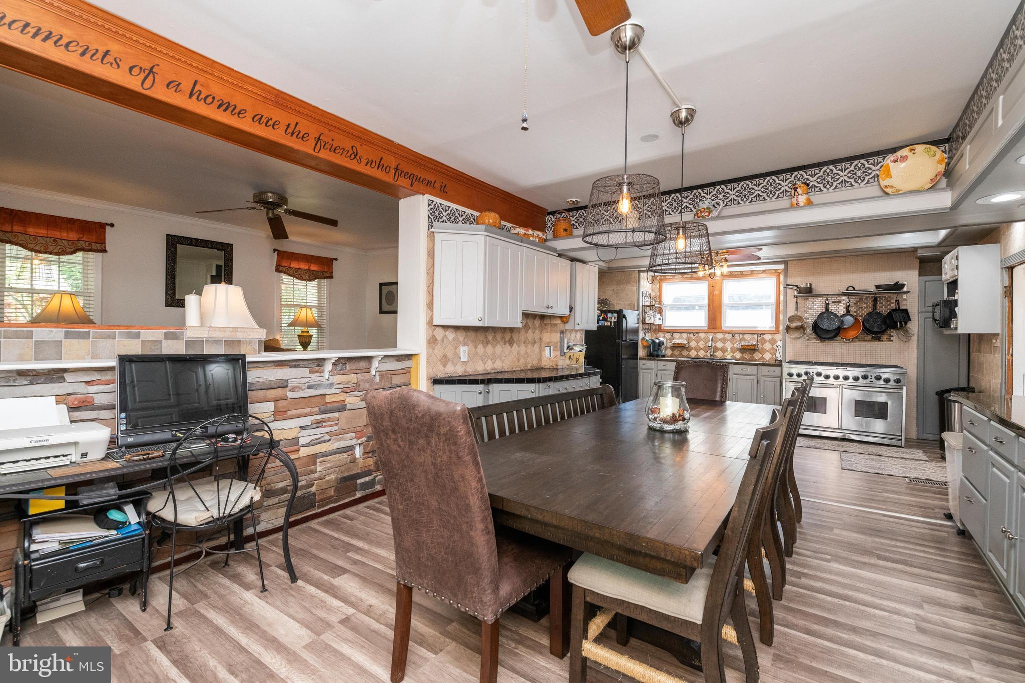 LAKE WALKER - Residential