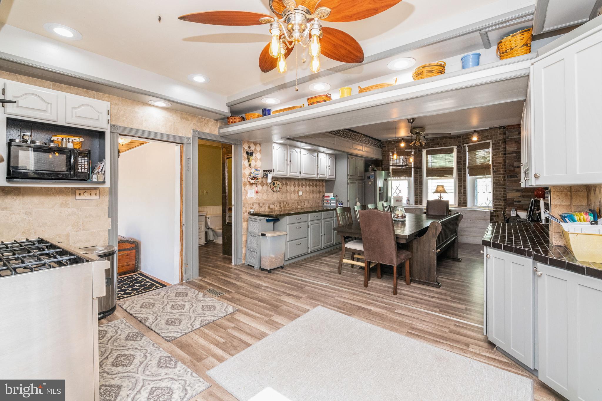 LAKE WALKER - Residential