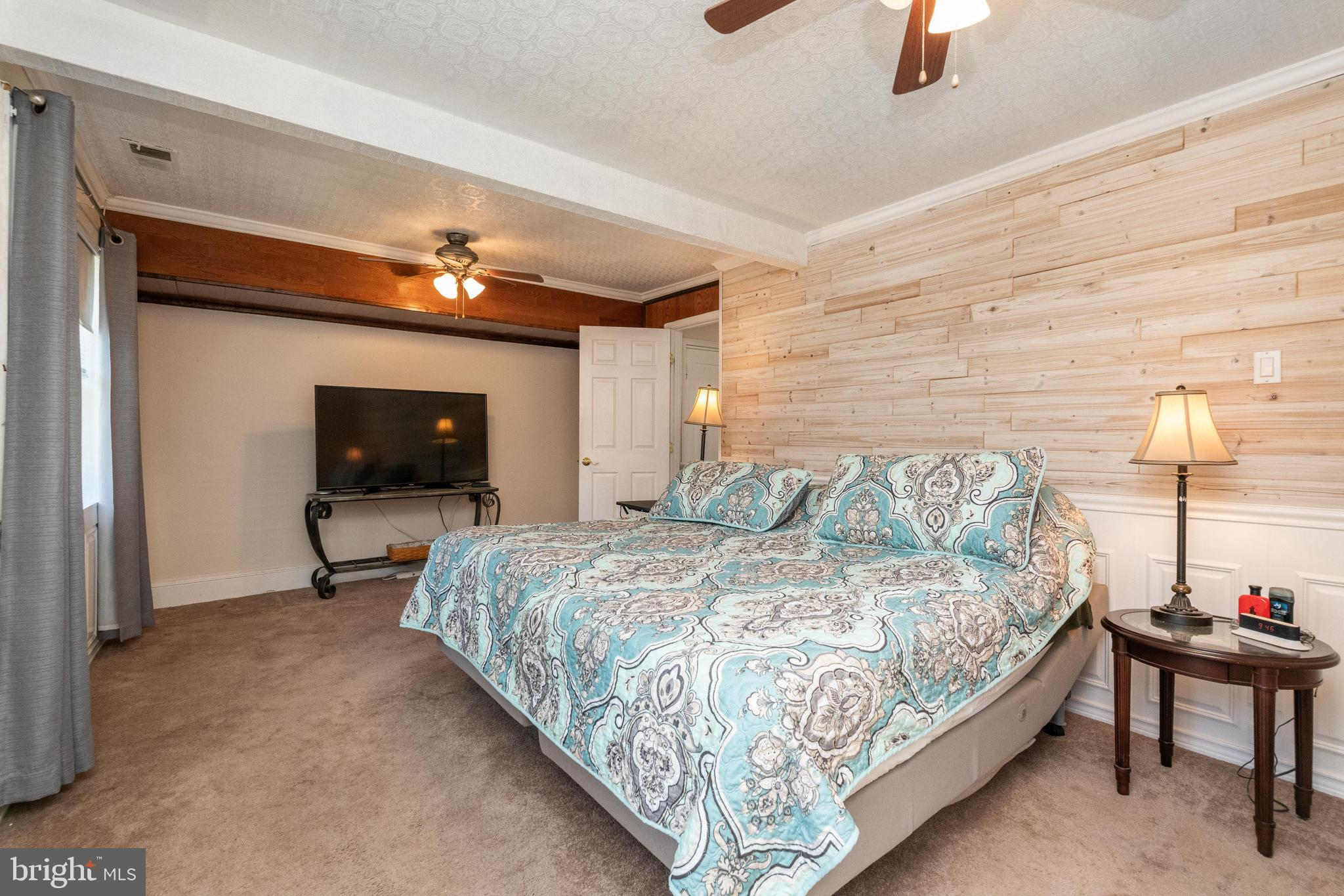 LAKE WALKER - Residential