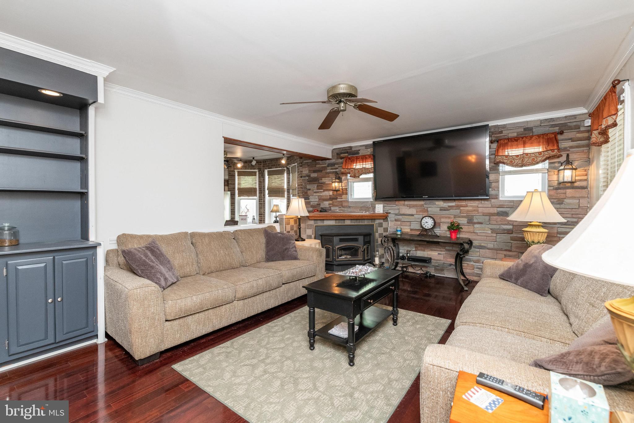 LAKE WALKER - Residential