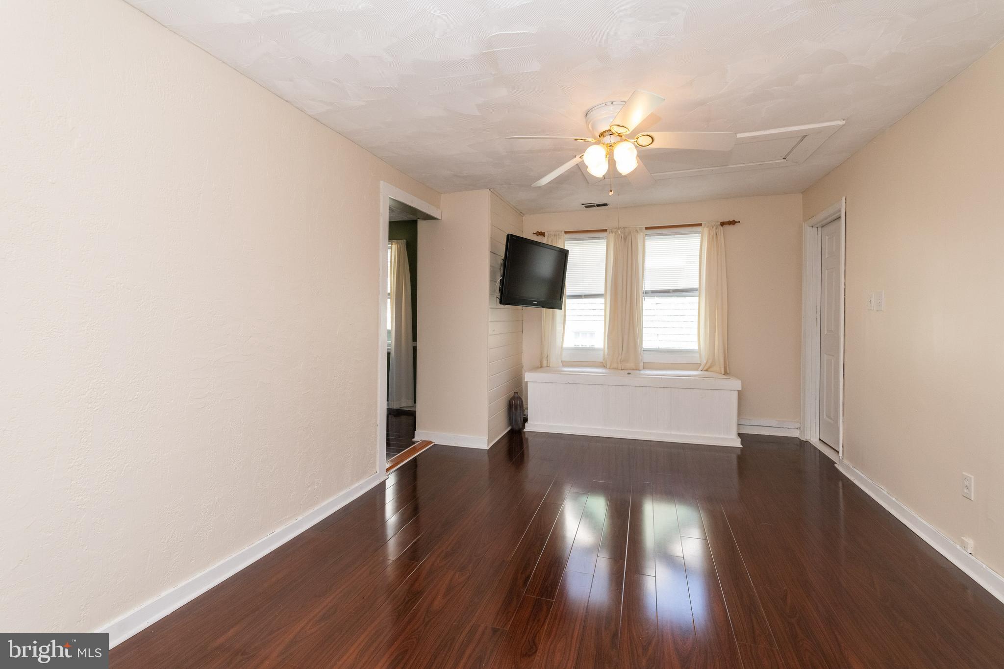 LAKE WALKER - Residential