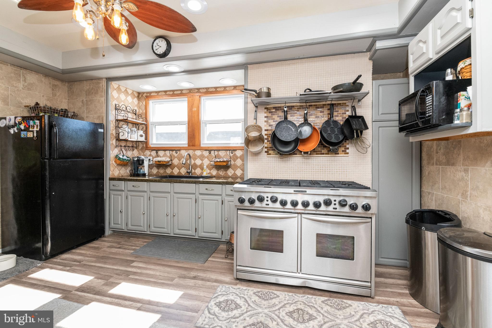 LAKE WALKER - Residential