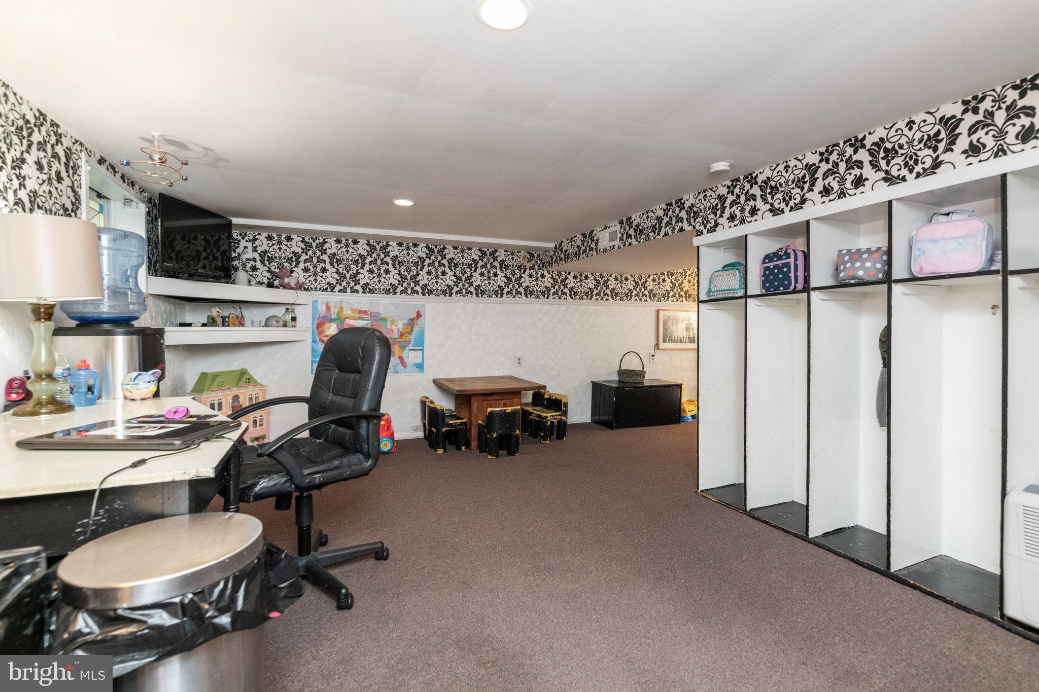 LAKE WALKER - Residential