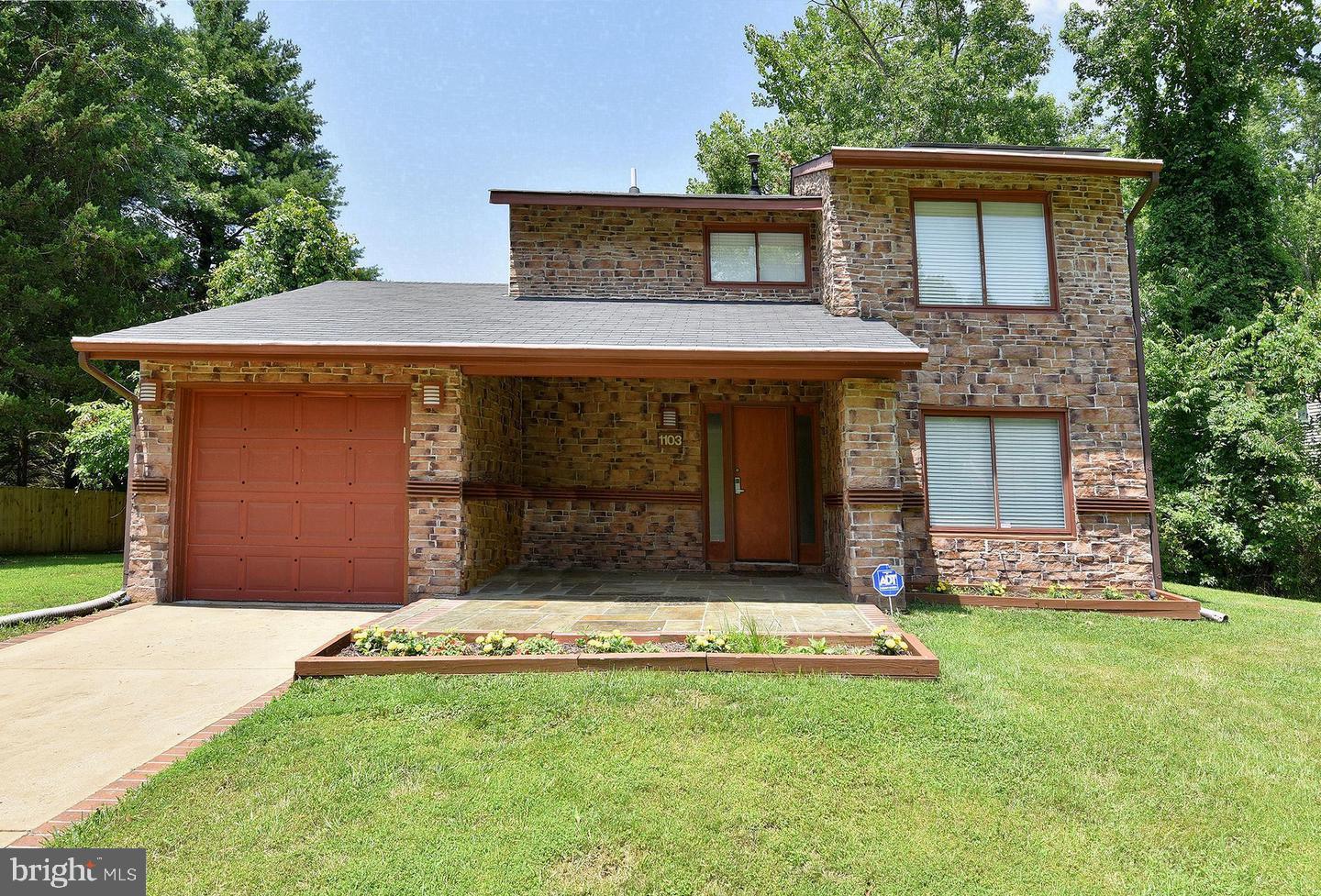 RAMBLING HILLS - Residential