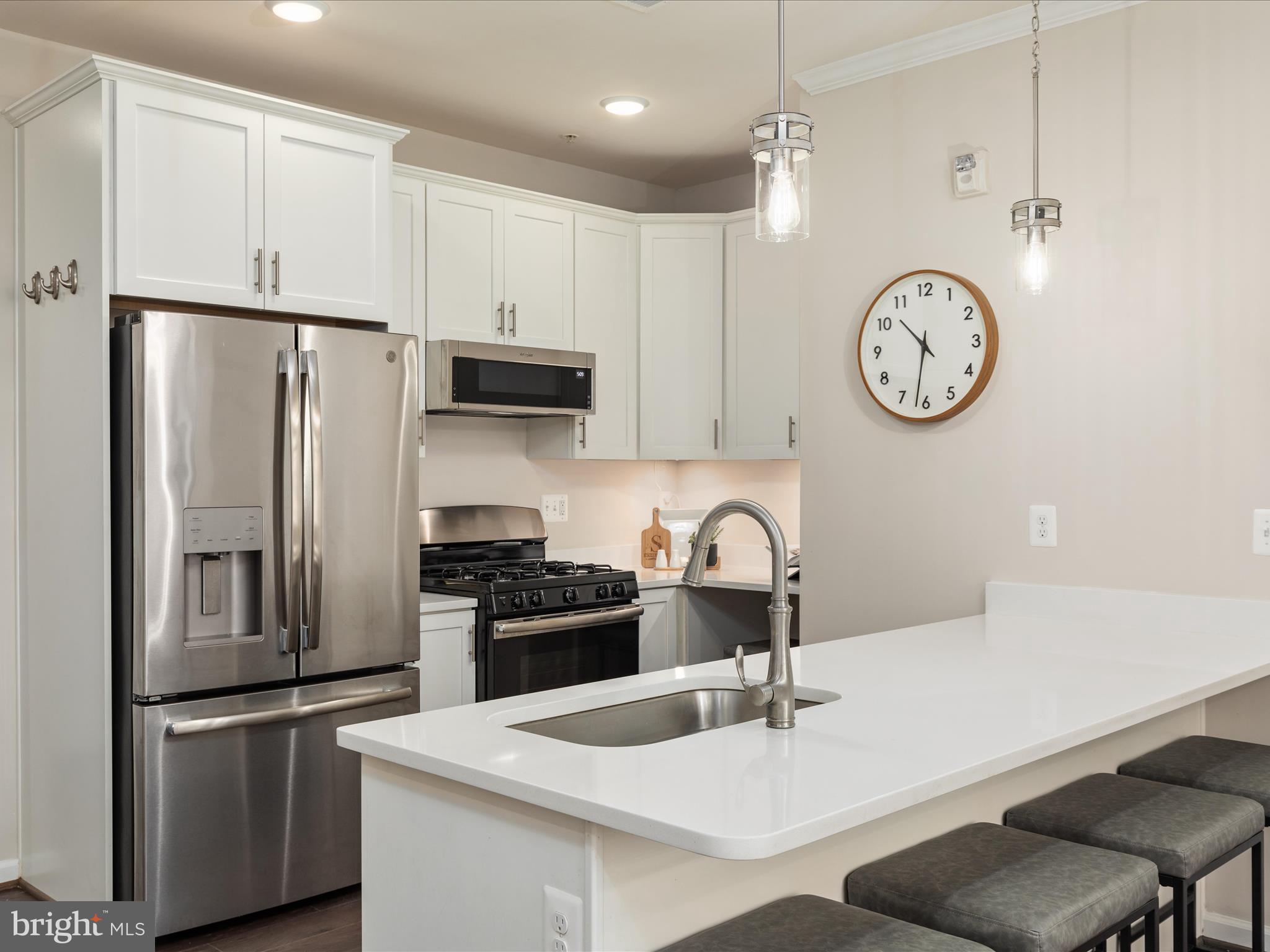 LOFTS AT VILLAGE WALK - Residential