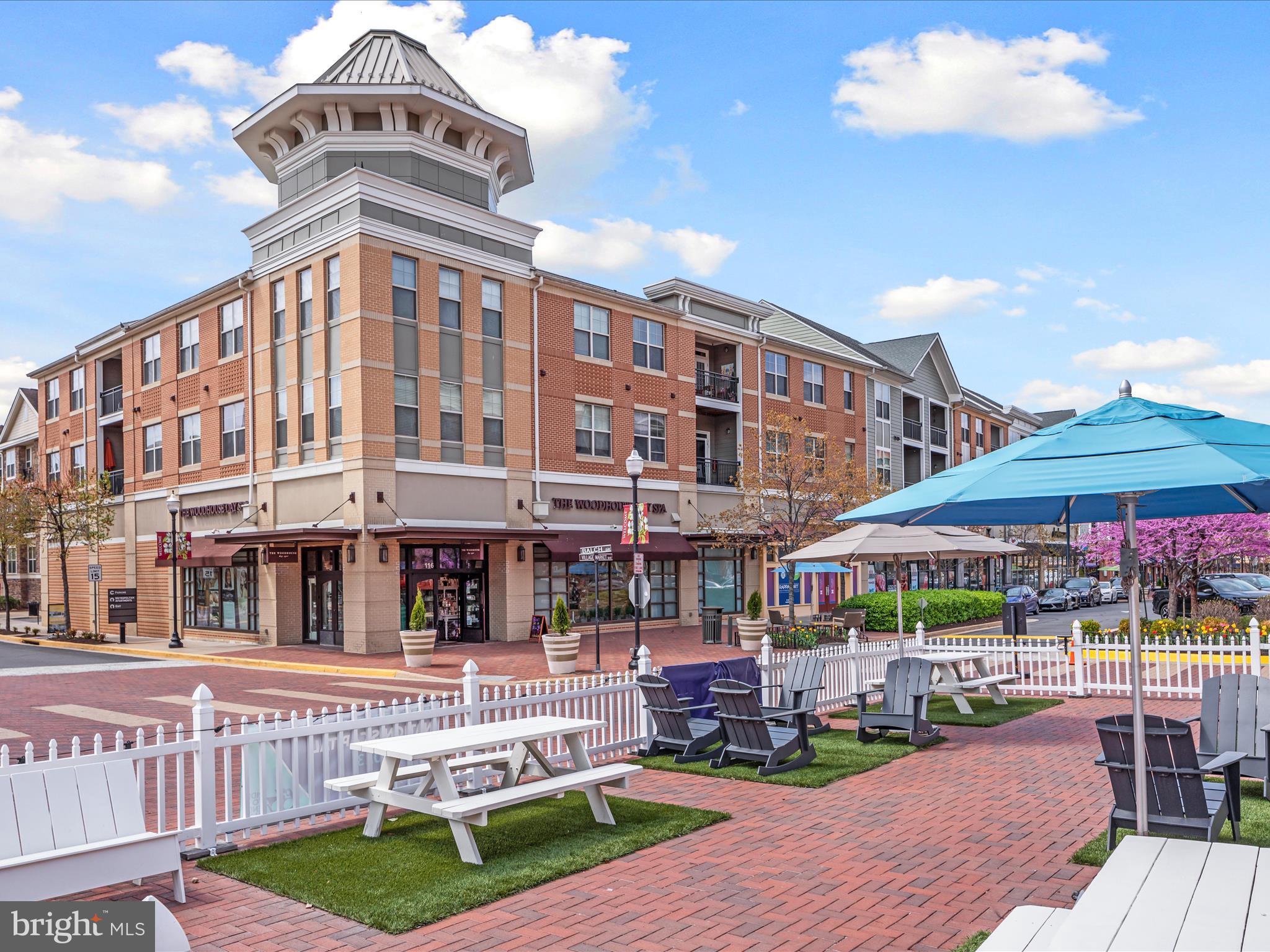 LOFTS AT VILLAGE WALK - Residential