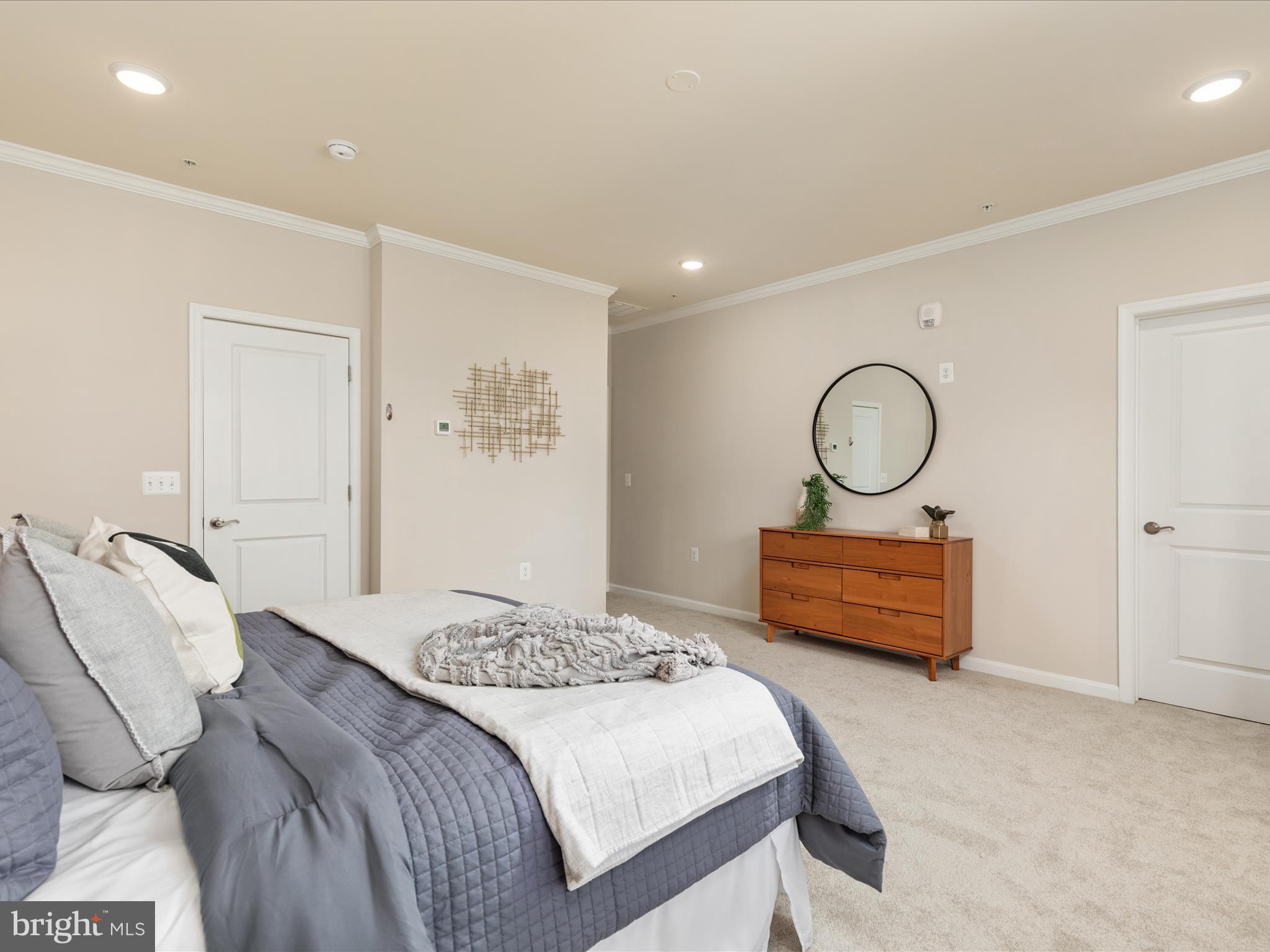 LOFTS AT VILLAGE WALK - Residential