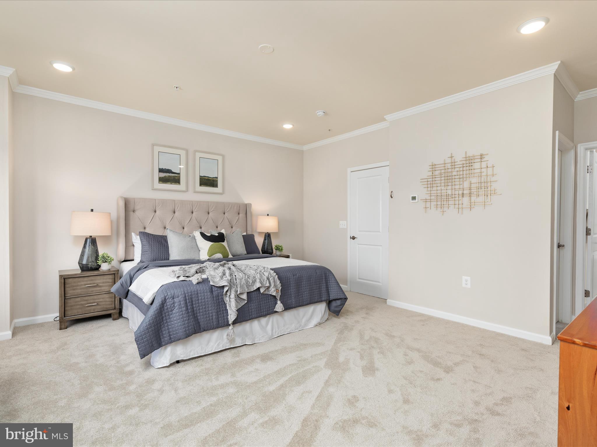 LOFTS AT VILLAGE WALK - Residential