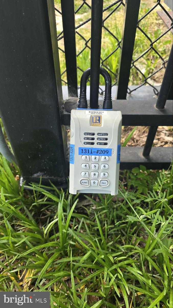 THE ADDISON AT ST PAUL - Residential Lease