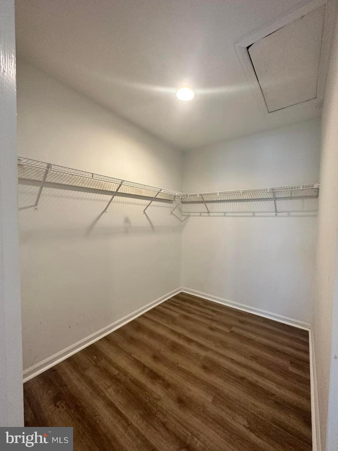 VILLAGE SHIRES - Residential