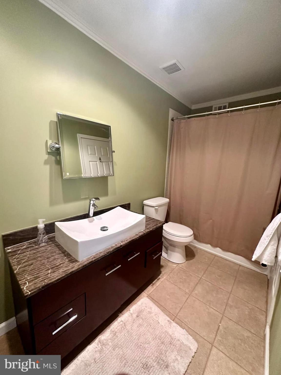 VILLAGE SHIRES - Residential