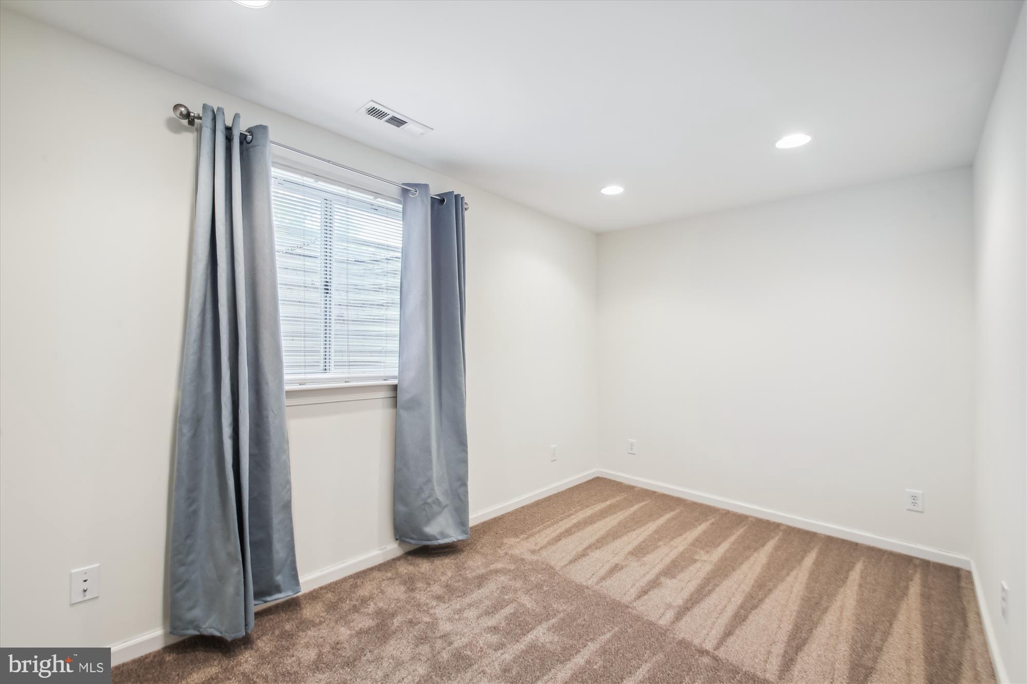 FARMINGTON VILLAGE - Residential