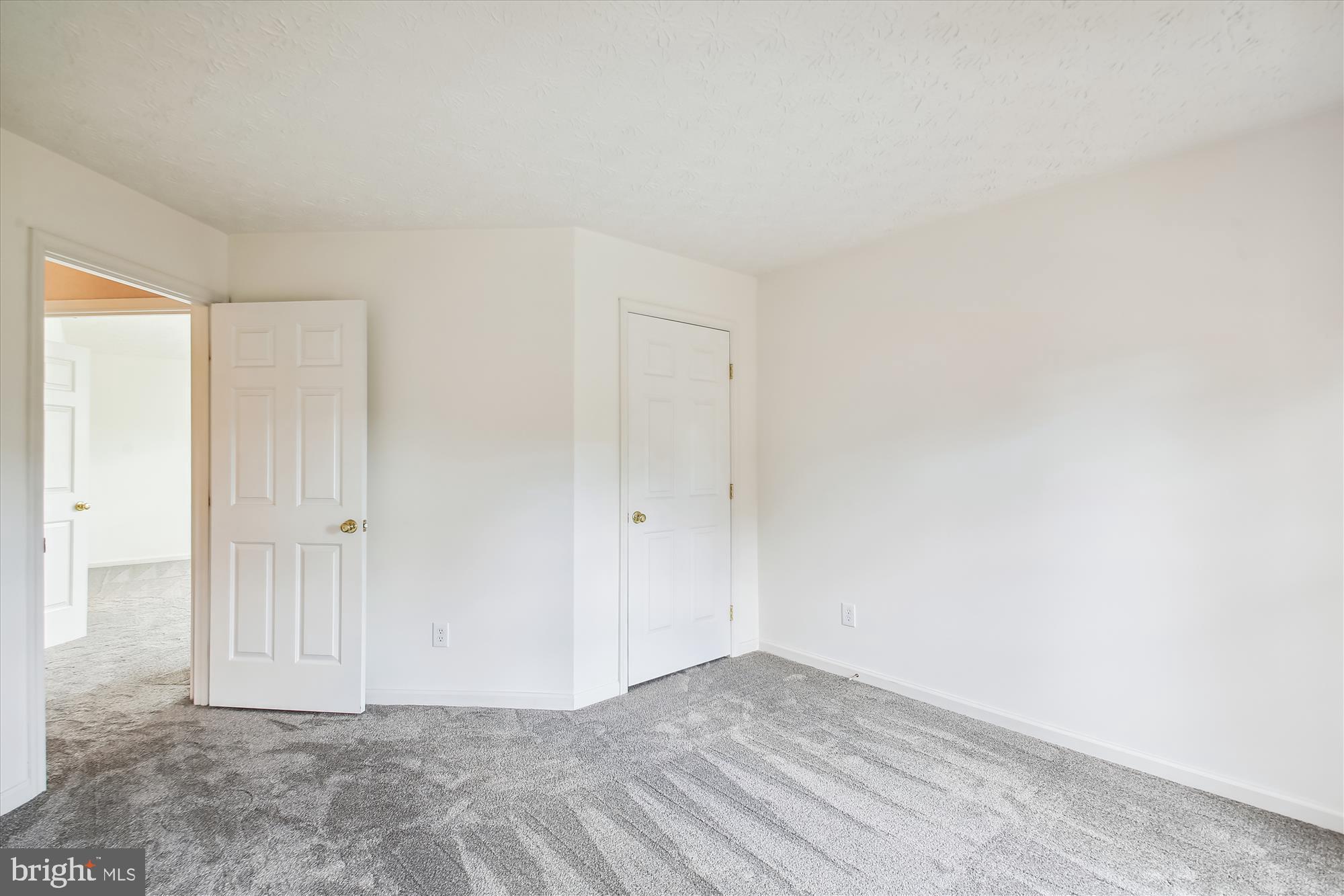 FARMINGTON VILLAGE - Residential