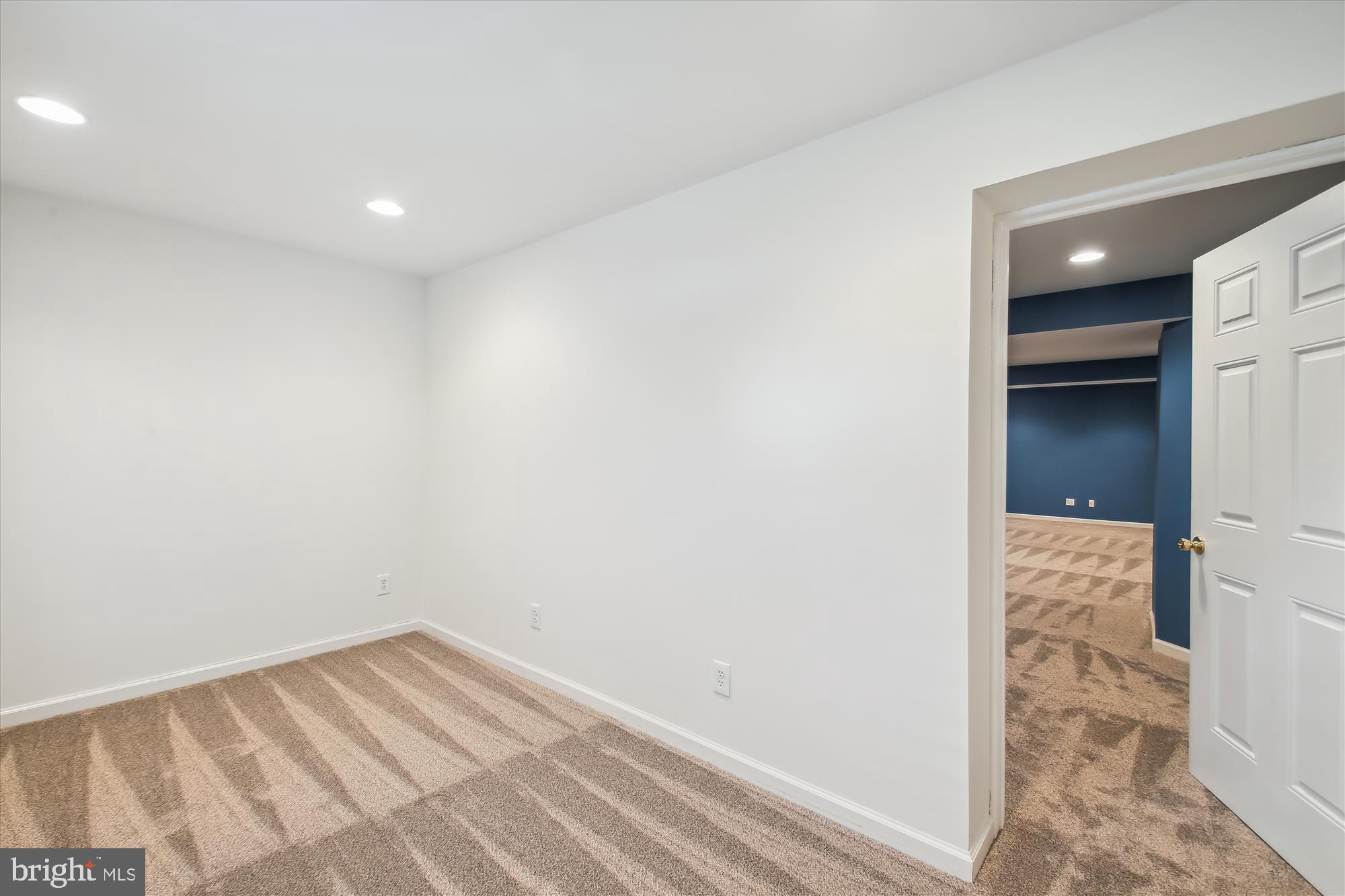 FARMINGTON VILLAGE - Residential