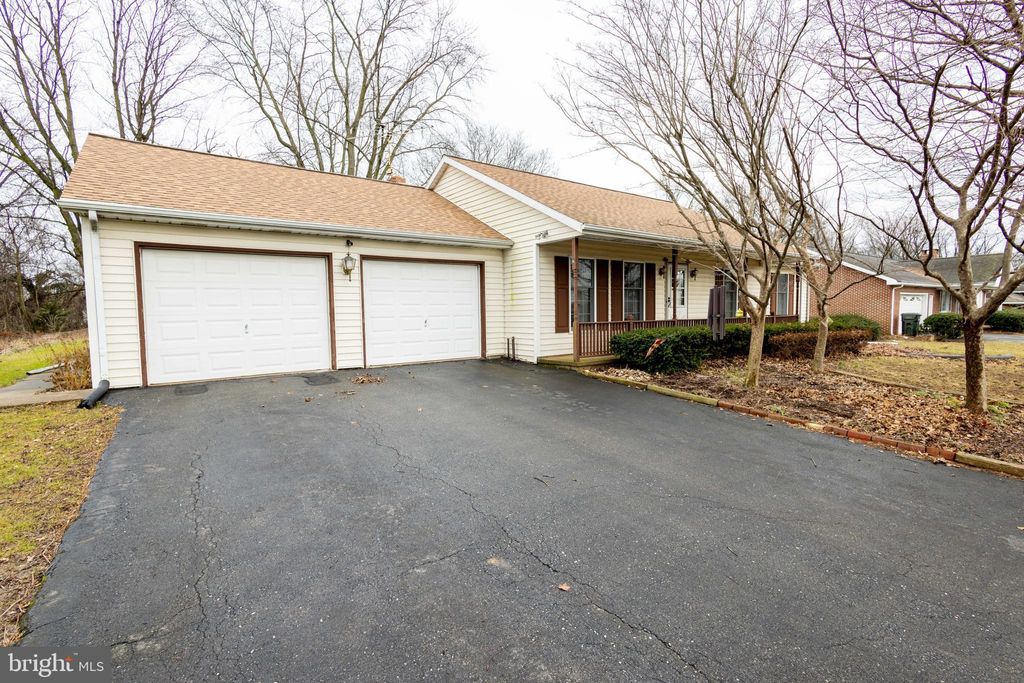 Photo of 353 PLEASANTVIEW DR, MOUNTVILLE, PA 17554 (MLS # PALA2029450)
