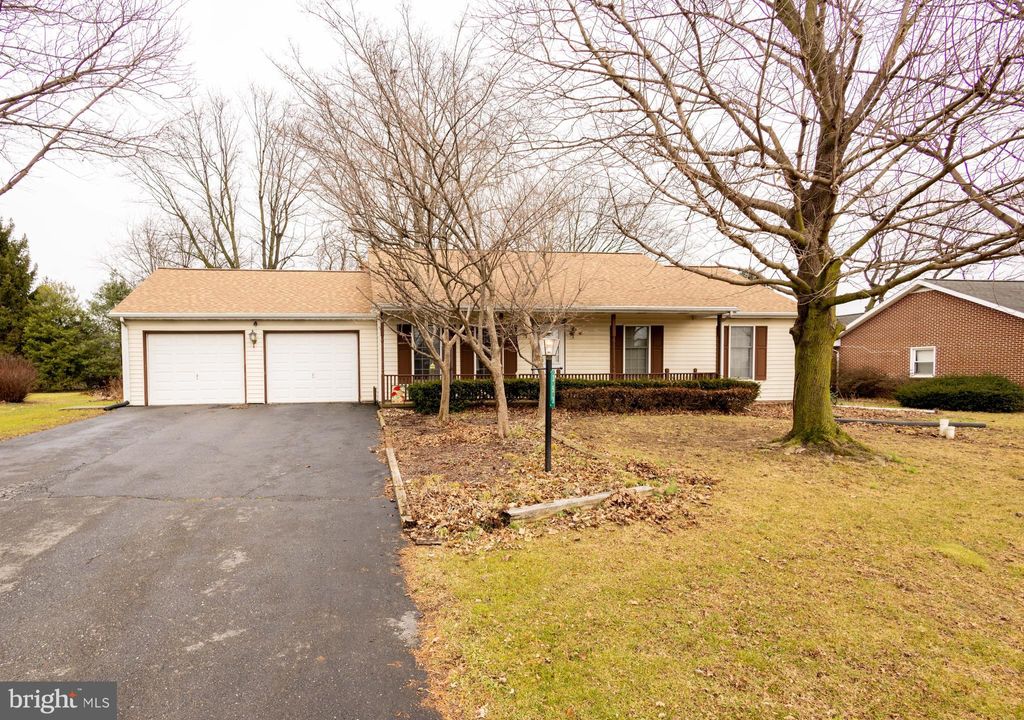 Photo of 353 PLEASANTVIEW DR, MOUNTVILLE, PA 17554 (MLS # PALA2029450)