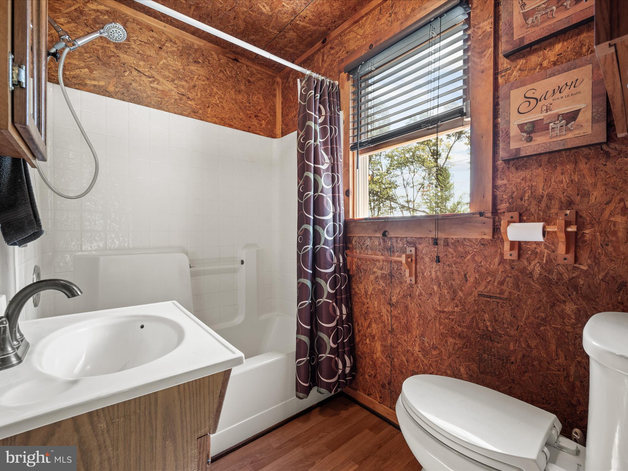 CABIN IN THE FOREST - Residential