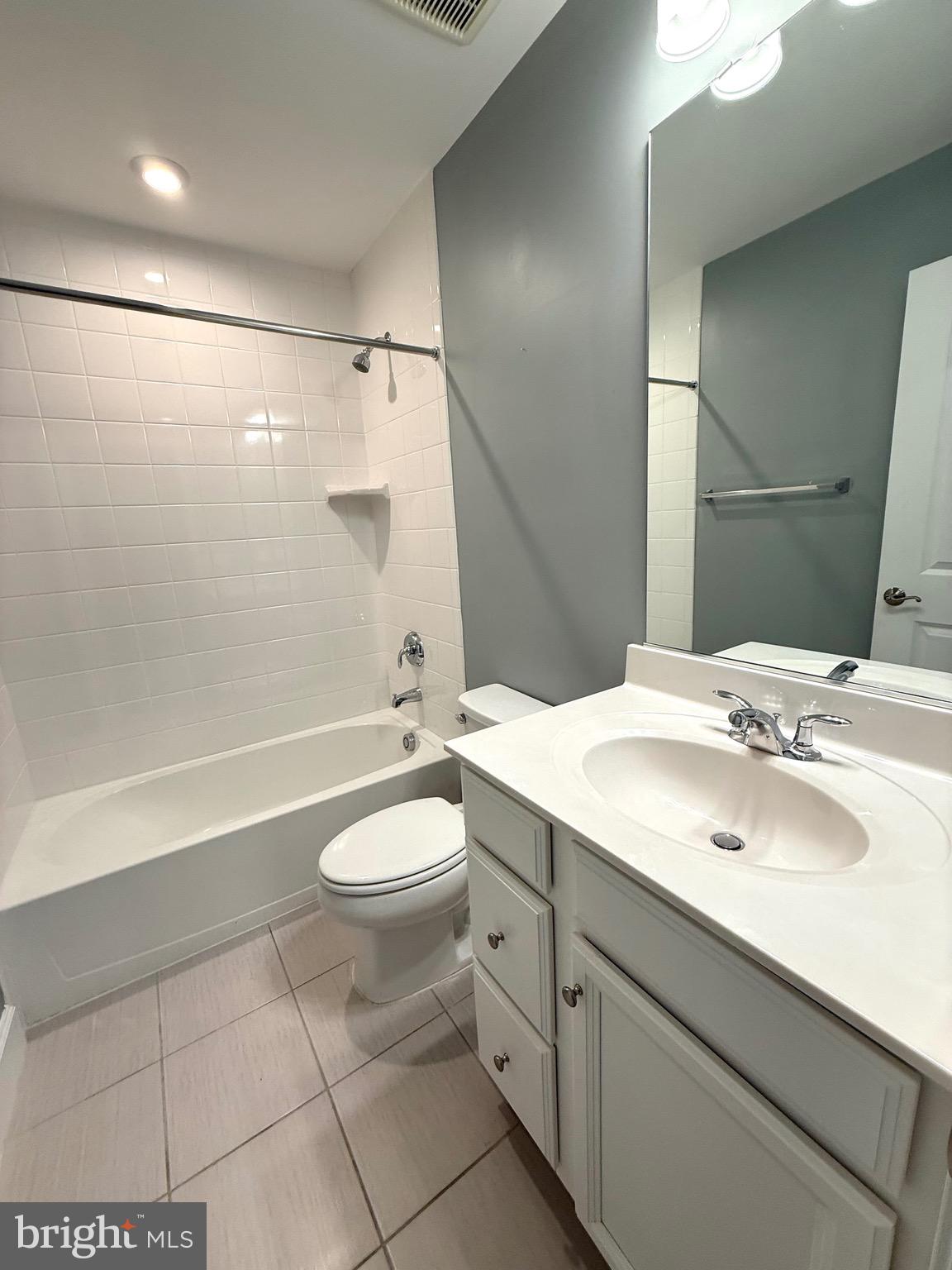 CAPITAL COURT - Residential