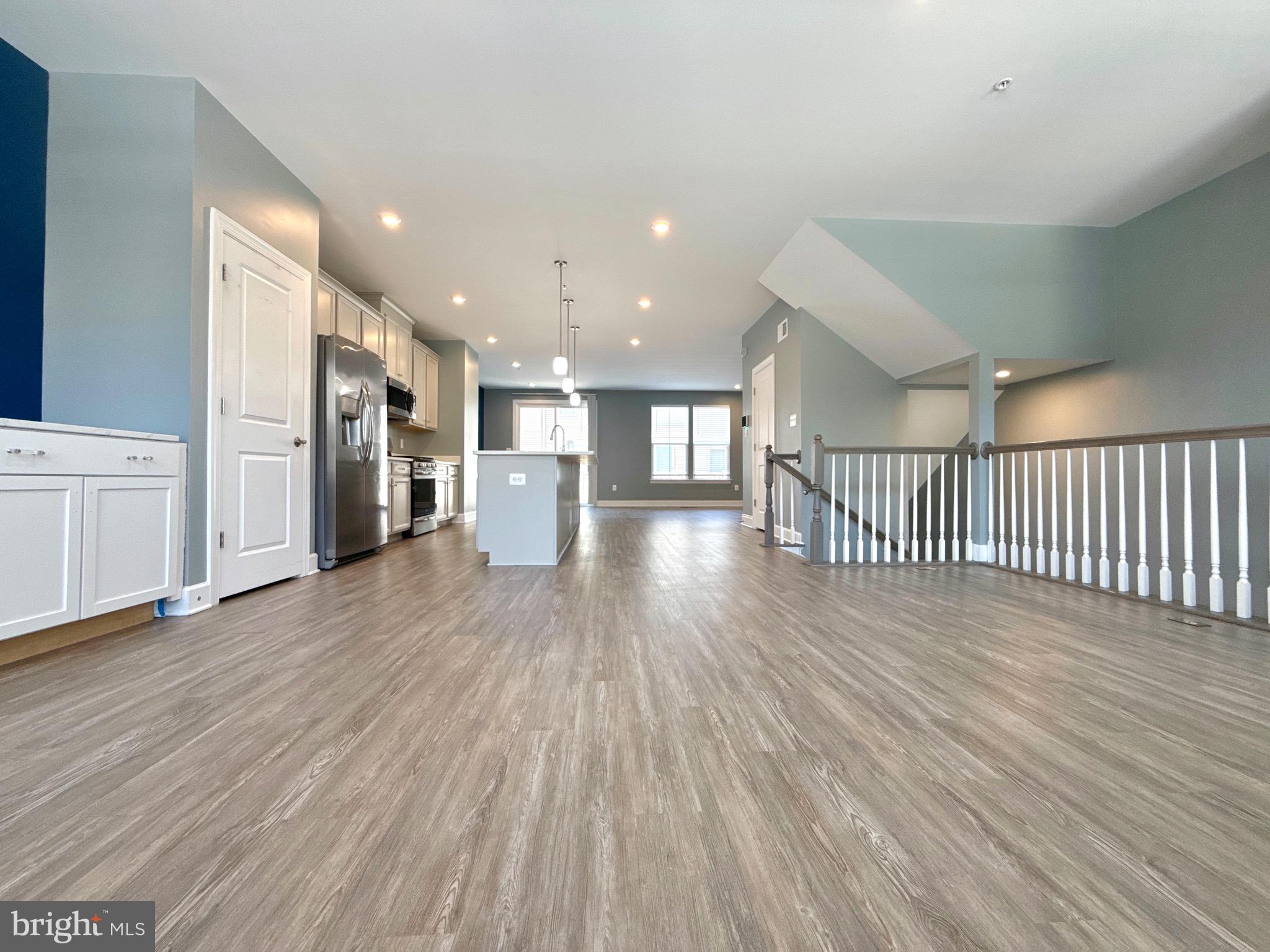 CAPITAL COURT - Residential