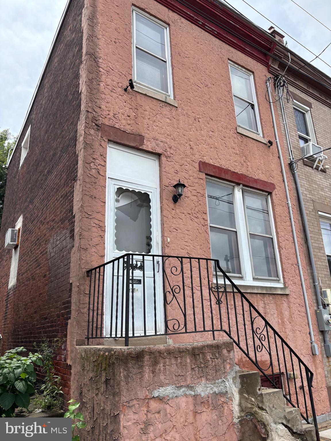 3381 BRADDOCK STREET
