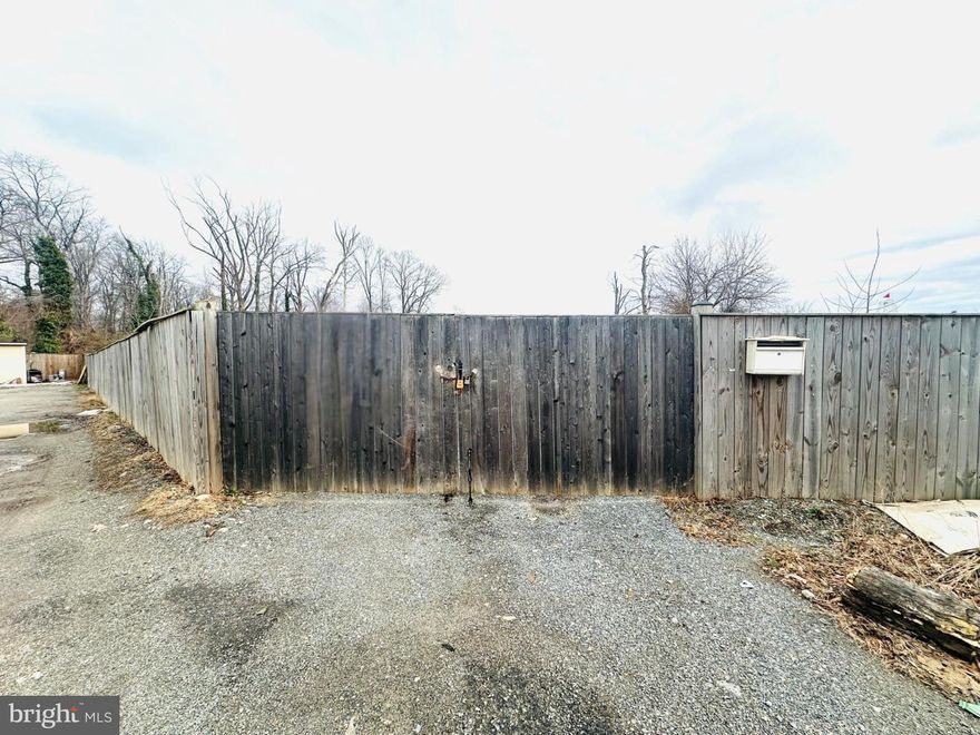 EXCEPTIONAL HALF-ACRE FLAT LOT AVAILABLE IN A PRIME LOCATION IN ADELPHI, MD FULLY FENCED, IDEAL FOR CONSTRUCTING YOUR DREAM HOME.