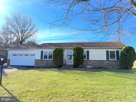 Homes For Sale - 8 Wheatfield Drive<br/> Cumberland County, CARLISLE, PA 17015