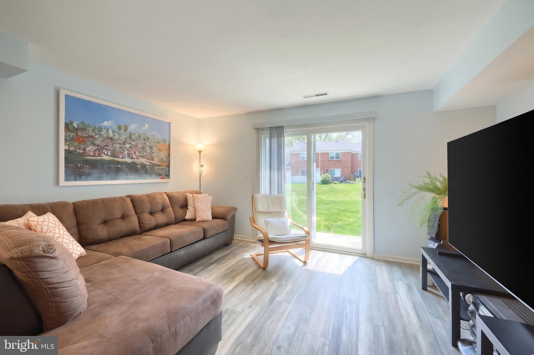 COLONY PARK - Residential