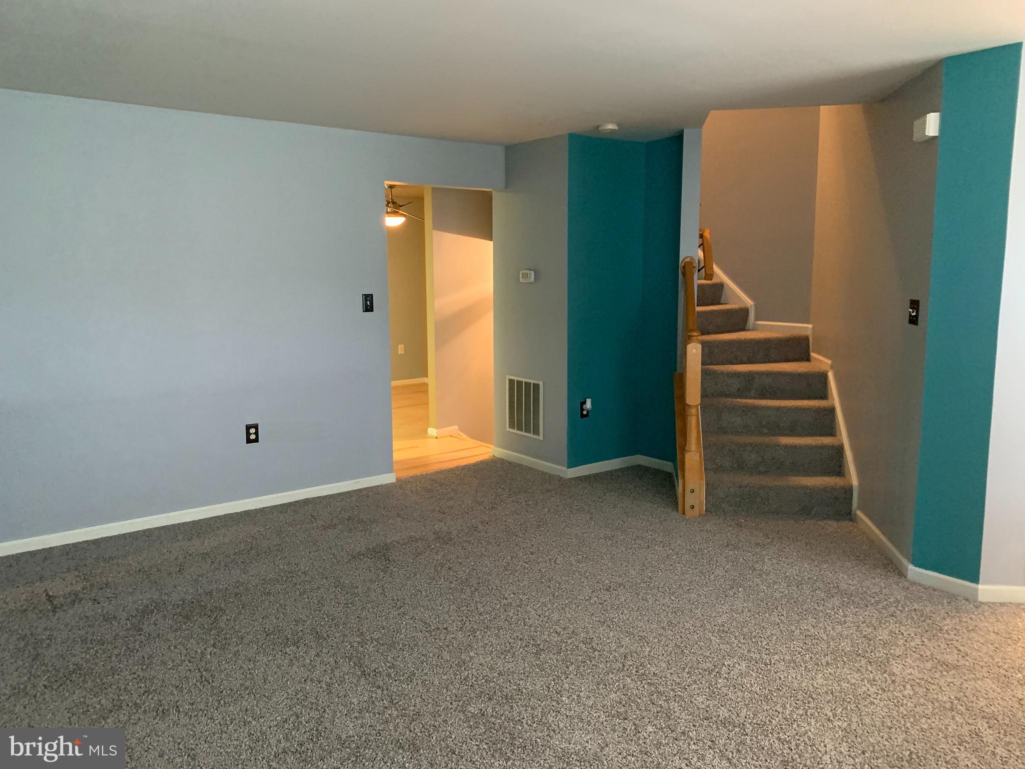 LAUREL RIDGE - Residential Lease