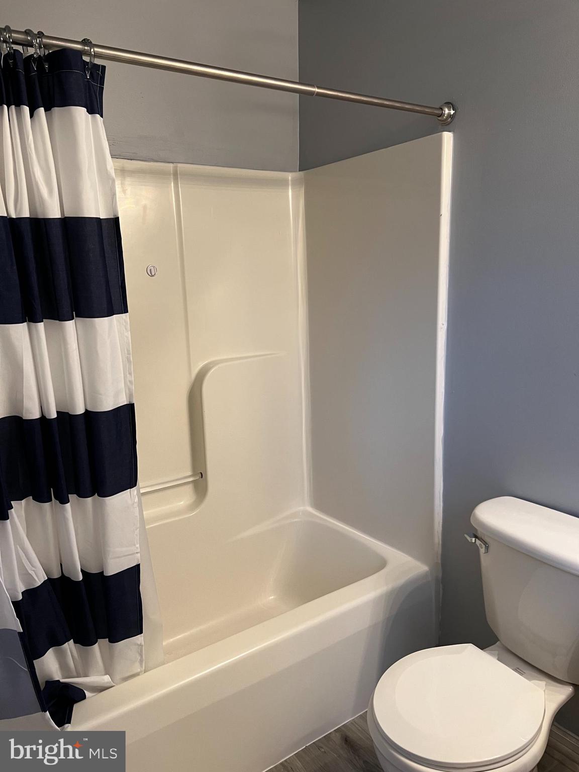 LAUREL RIDGE - Residential Lease