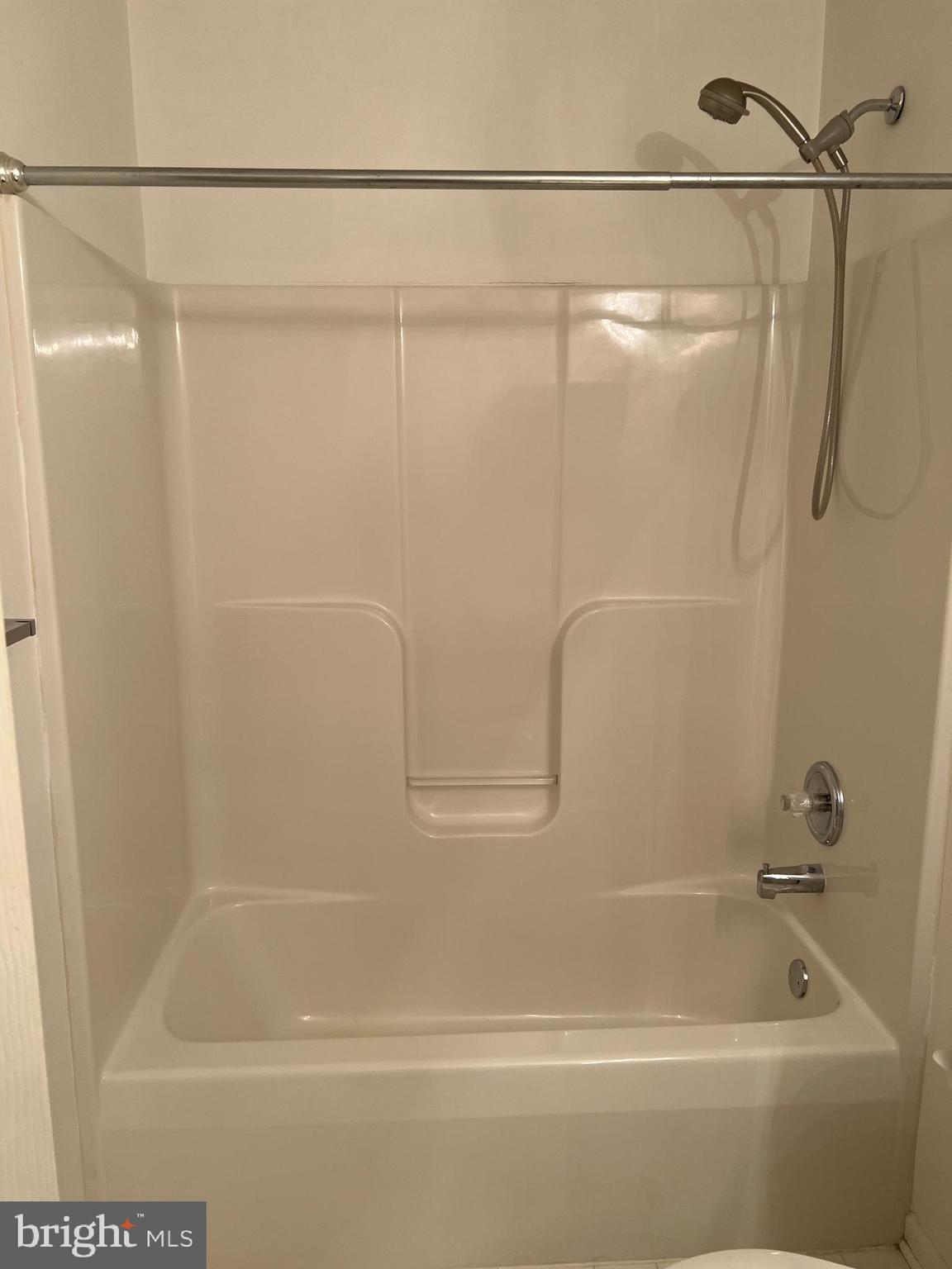 LAUREL RIDGE - Residential Lease