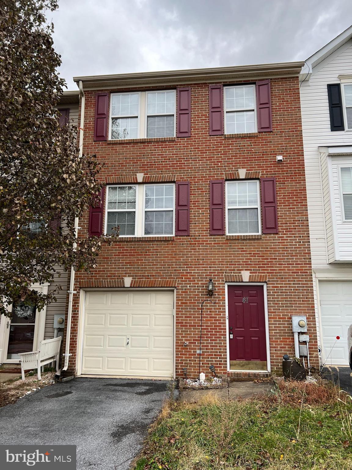 LAUREL RIDGE - Residential Lease