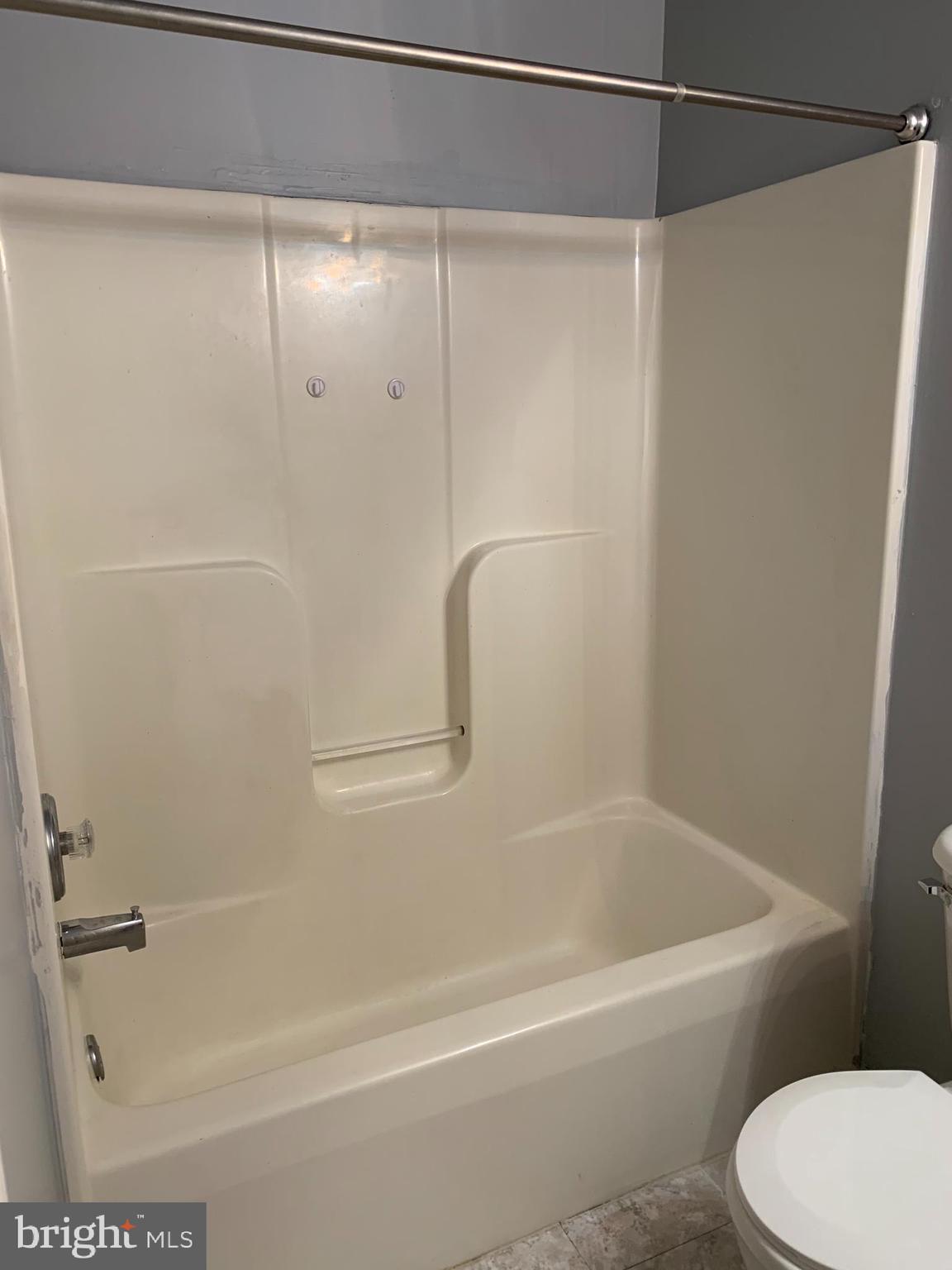 LAUREL RIDGE - Residential Lease