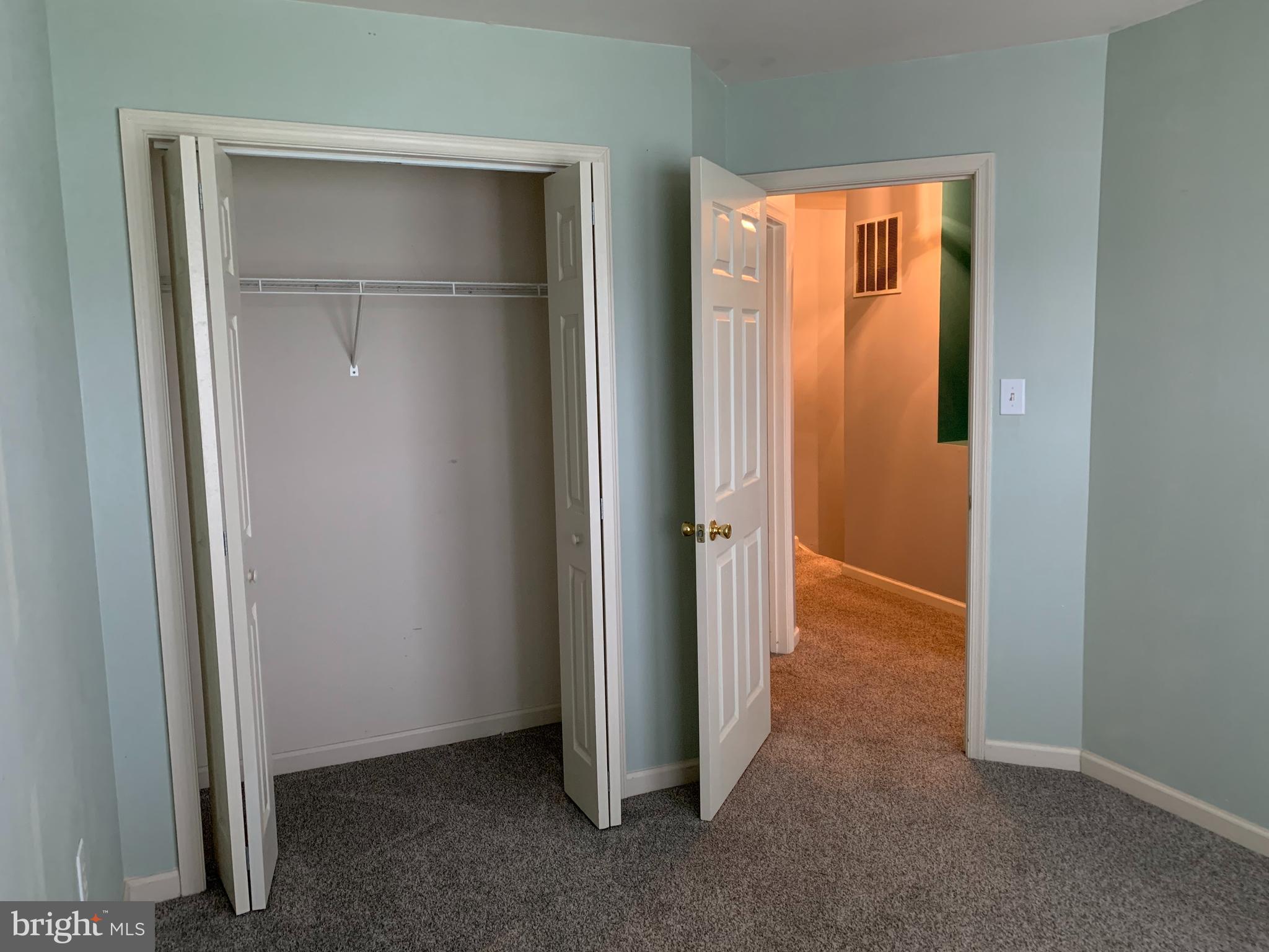 LAUREL RIDGE - Residential Lease