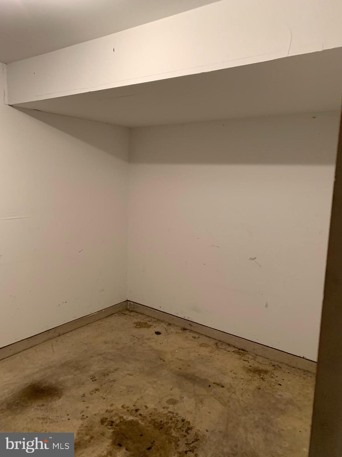 LAUREL RIDGE - Residential Lease