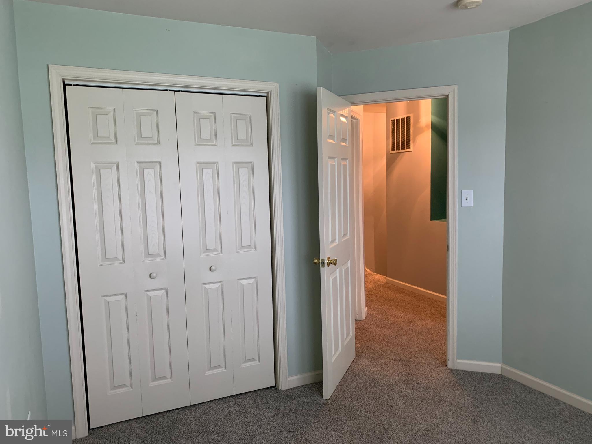 LAUREL RIDGE - Residential Lease