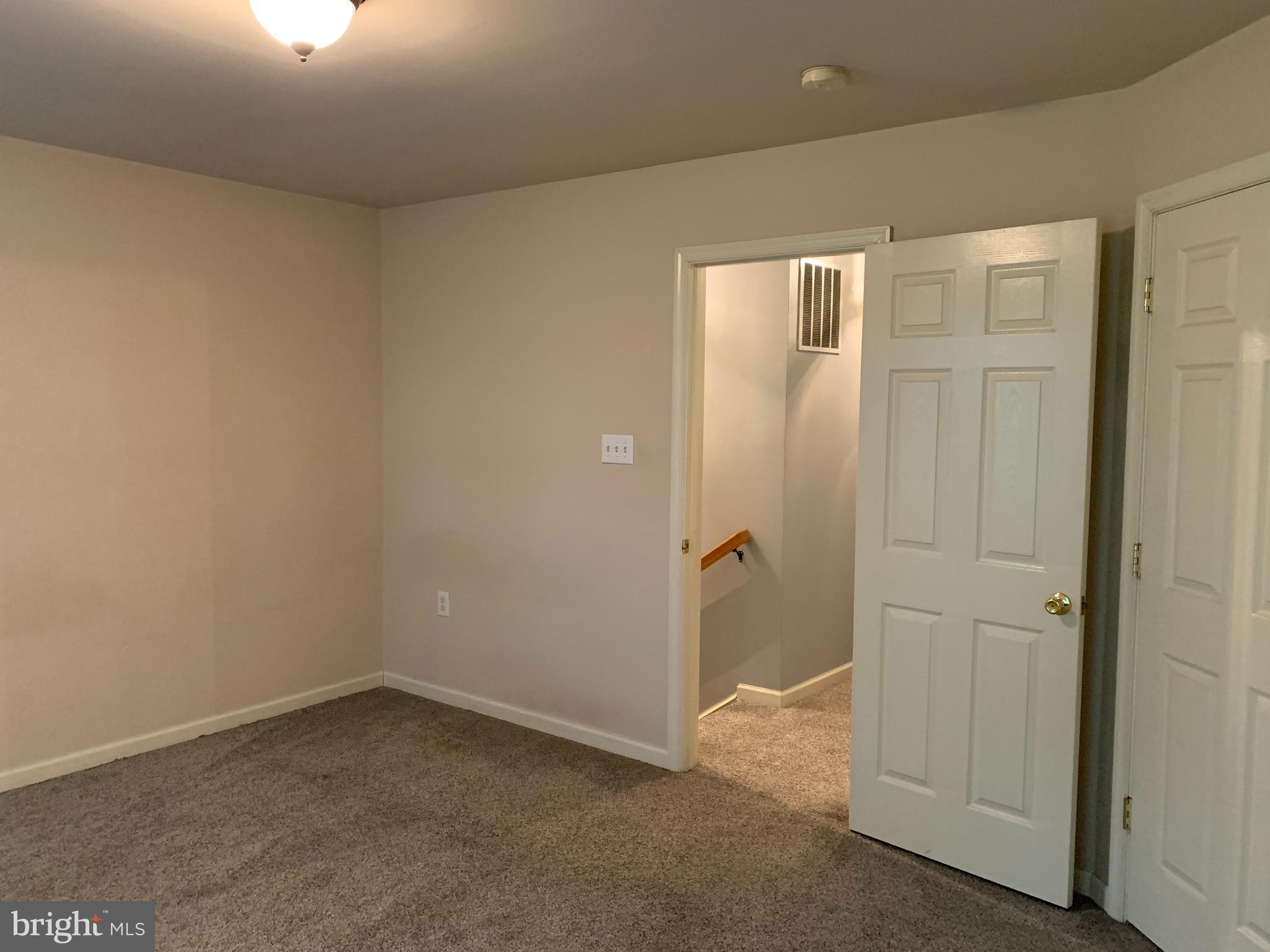 LAUREL RIDGE - Residential Lease