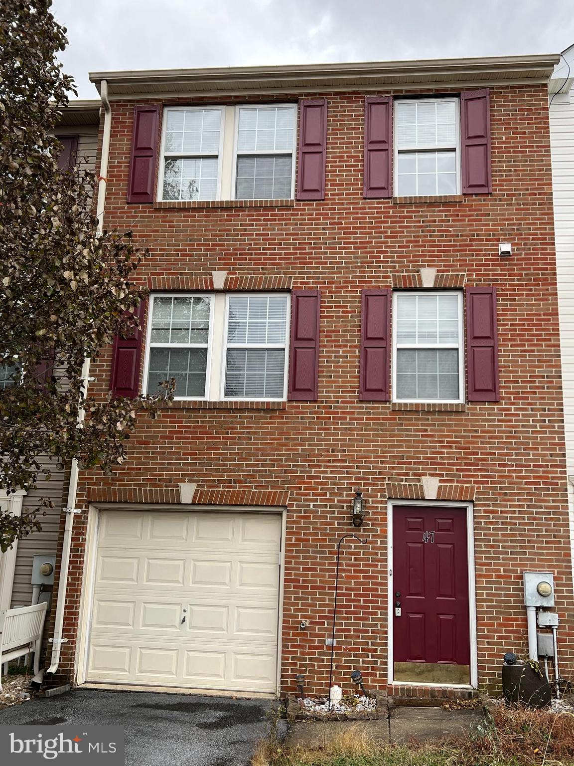 LAUREL RIDGE - Residential Lease