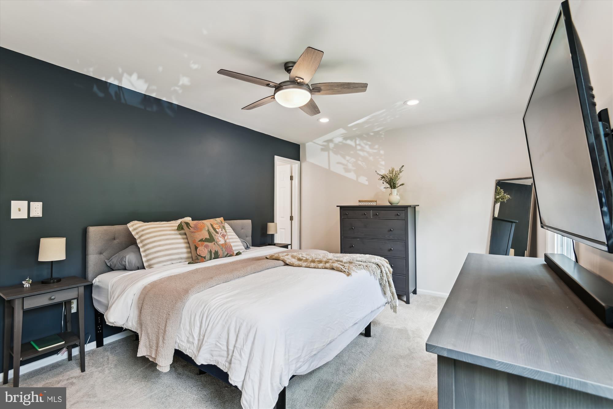 OAKMONT - Residential