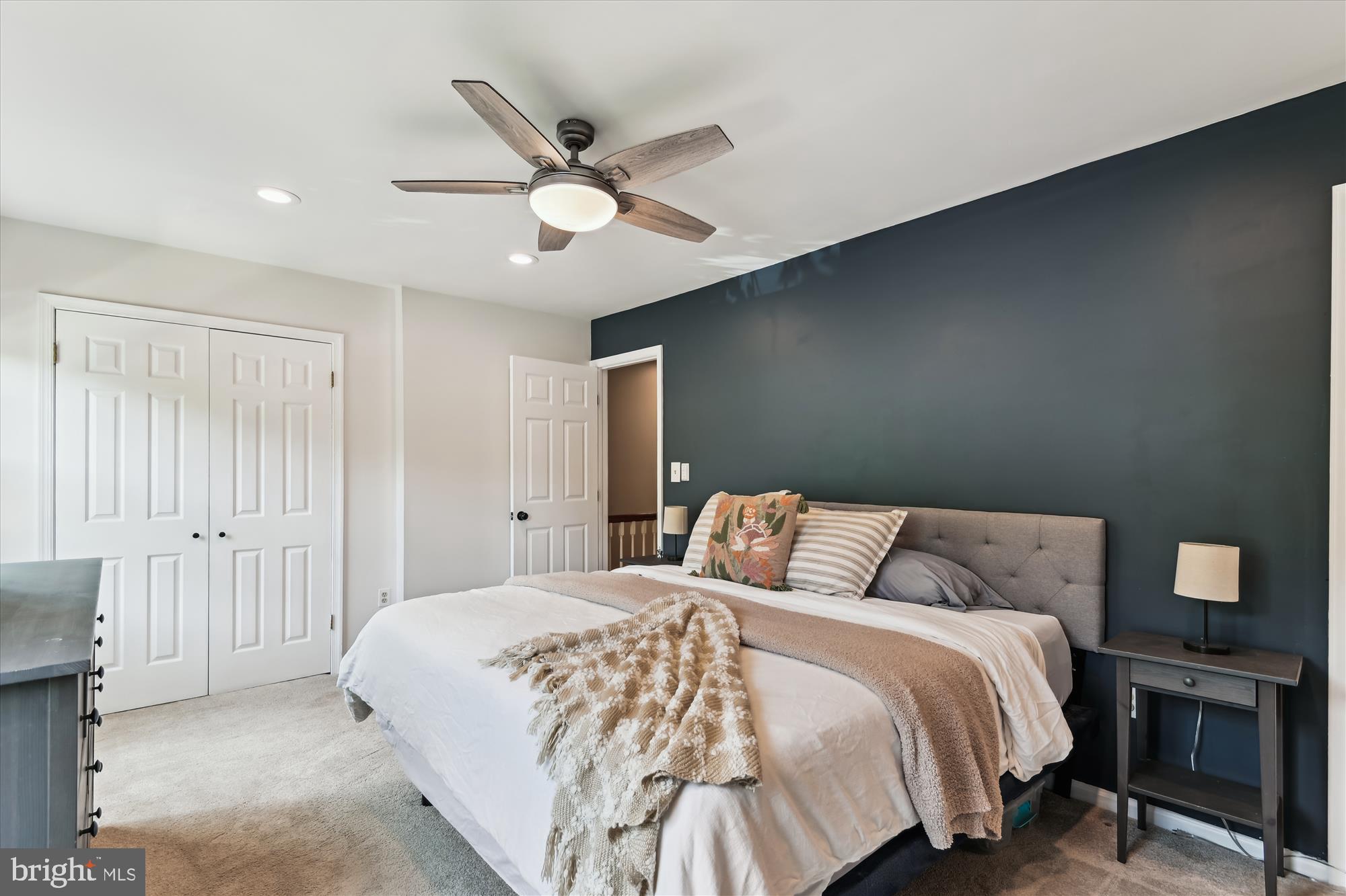 OAKMONT - Residential